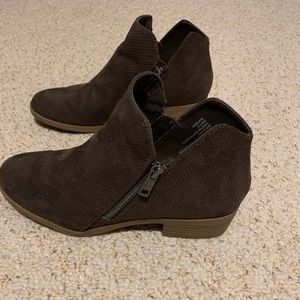 Brown Universal Thread double zip bootie.